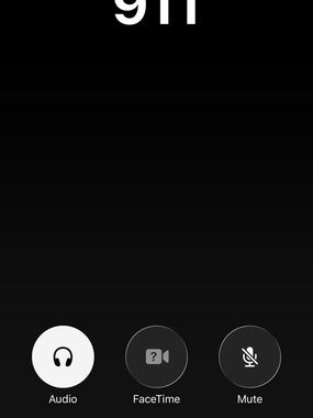 Chico’s Black crop 
Like New